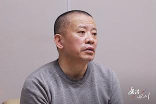 ?里尔中卫约罗今天领取高中毕业证书，本赛季法甲已出场40次